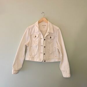 APT. 9  XL Cropped White Long Sleeve Denim Jacket with Distressing
